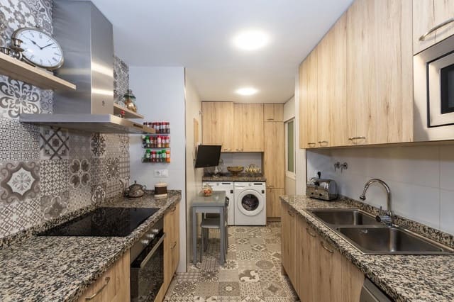 Apartamento de 2 habitaciones en Estepona en venta con piscina - 340.000 € (Ref: 9509440)