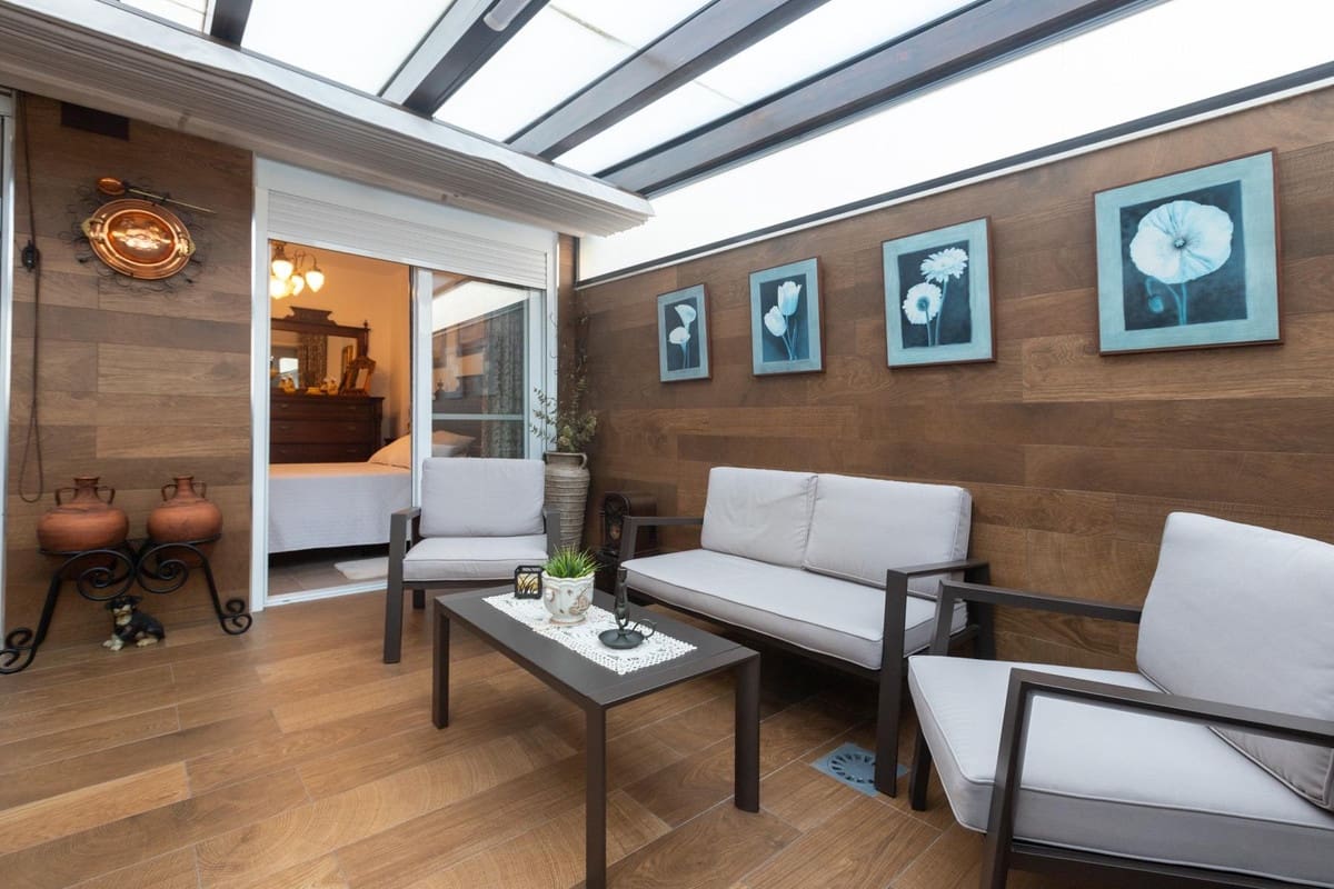 Apartamento de 2 habitaciones en Estepona en venta con piscina - 340.000 € (Ref: 9509440)