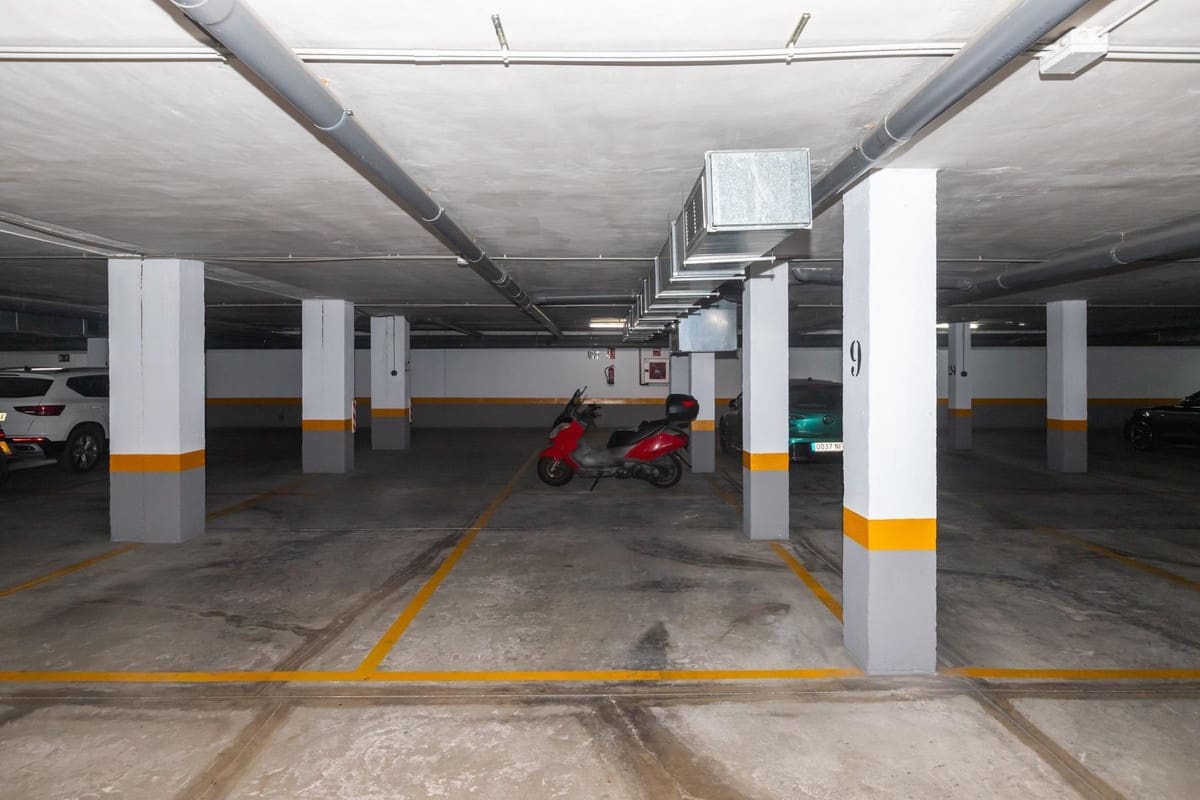 Apartamento de 2 habitaciones en Estepona en venta con piscina - 340.000 € (Ref: 9509440)