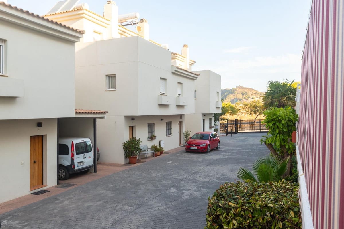 Apartamento de 2 habitaciones en Estepona en venta con piscina - 340.000 € (Ref: 9509440)