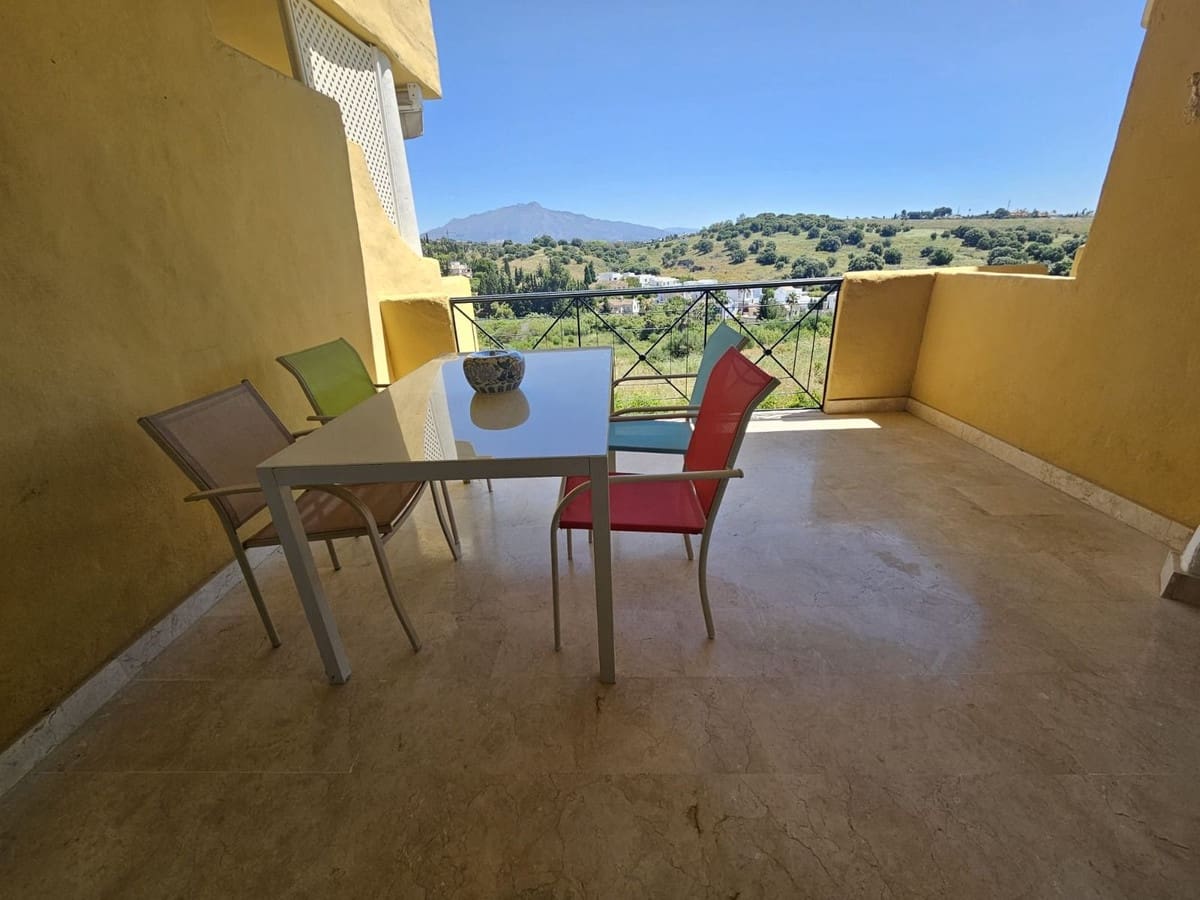 Apartamento de 2 habitaciones en Estepona en venta con piscina garaje - 340.000 € (Ref: 9509442)