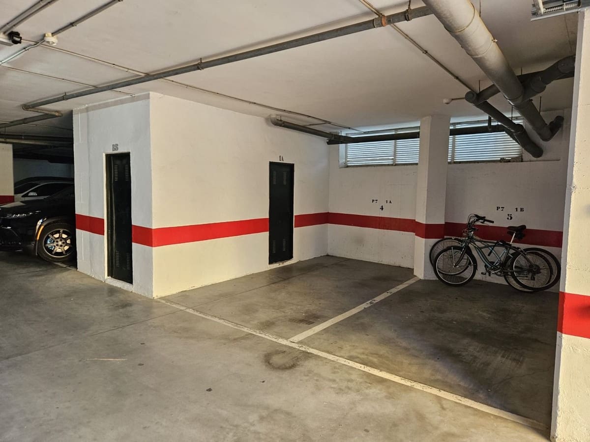 Apartamento de 2 habitaciones en Estepona en venta con piscina garaje - 340.000 € (Ref: 9509442)