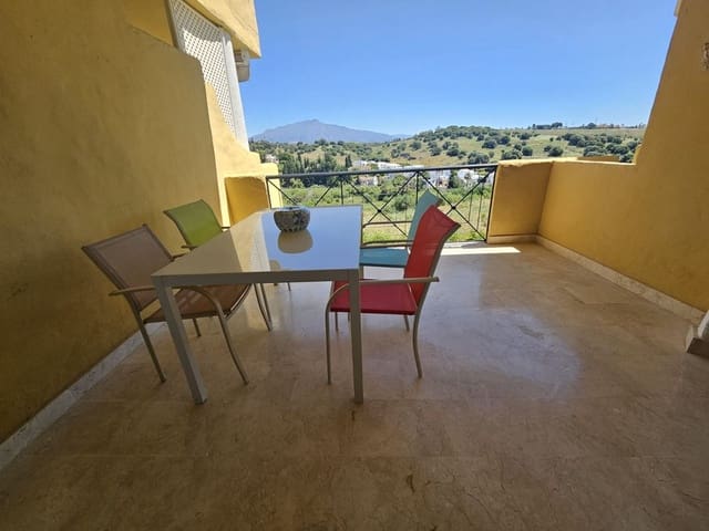 Apartamento de 2 habitaciones en Estepona en venta con piscina garaje - 340.000 € (Ref: 9509442)