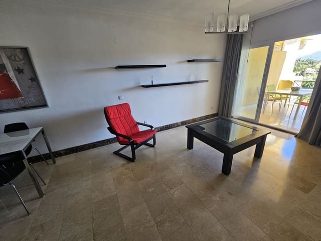 Apartamento de 2 habitaciones en Estepona en venta con piscina garaje - 340.000 € (Ref: 9509442)