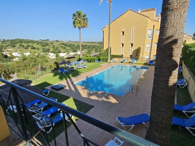 Apartamento de 2 habitaciones en Estepona en venta con piscina garaje - 340.000 € (Ref: 9509442)
