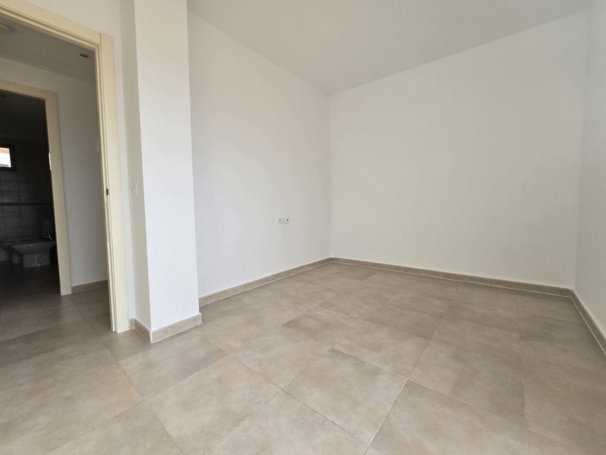 2 bedroom Penthouse for sale in Riviera del Sol with garage - € 340,000 (Ref: 9509443)