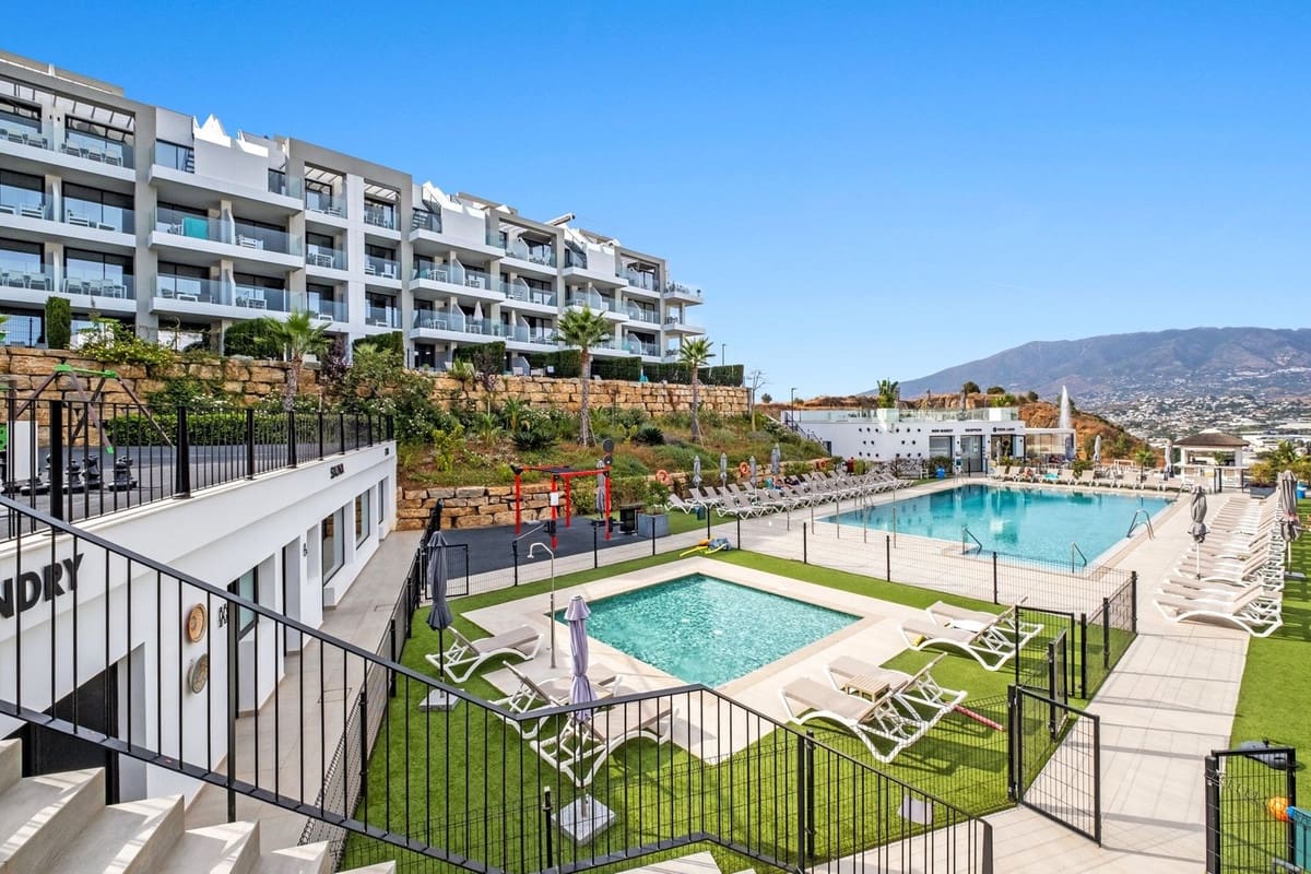 Apartamento de 3 habitaciones en Mijas en venta con piscina garaje - 345.000 € (Ref: 9509446)