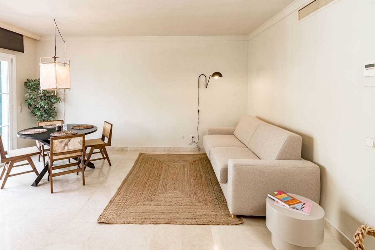 1 soverom Leilighet til salgs i Nueva Andalucia med svømmebasseng - € 347 500 (Ref: 9509450)