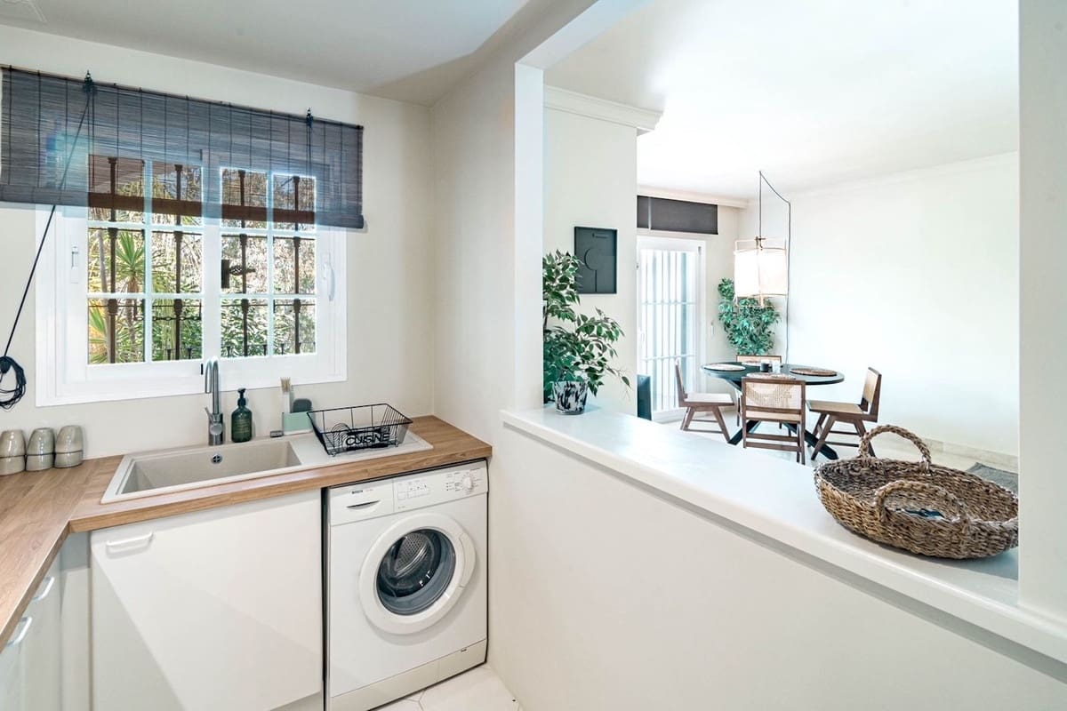 1 soverom Leilighet til salgs i Nueva Andalucia med svømmebasseng - € 347 500 (Ref: 9509450)