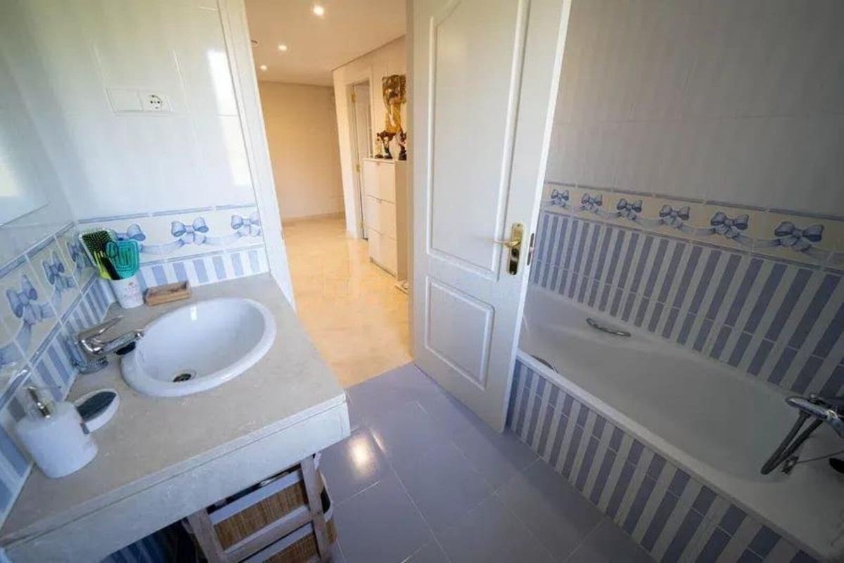 2 quarto Apartamento para venda em Calahonda com piscina - 349 000 € (Ref: 9509733)