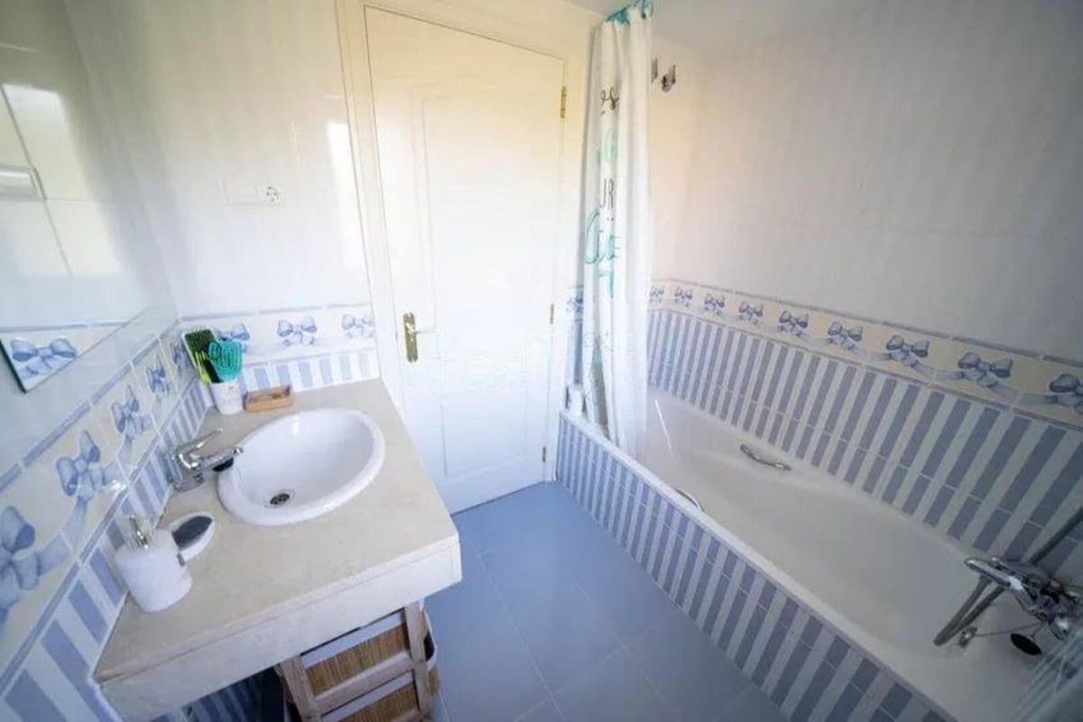 2 quarto Apartamento para venda em Calahonda com piscina - 349 000 € (Ref: 9509733)