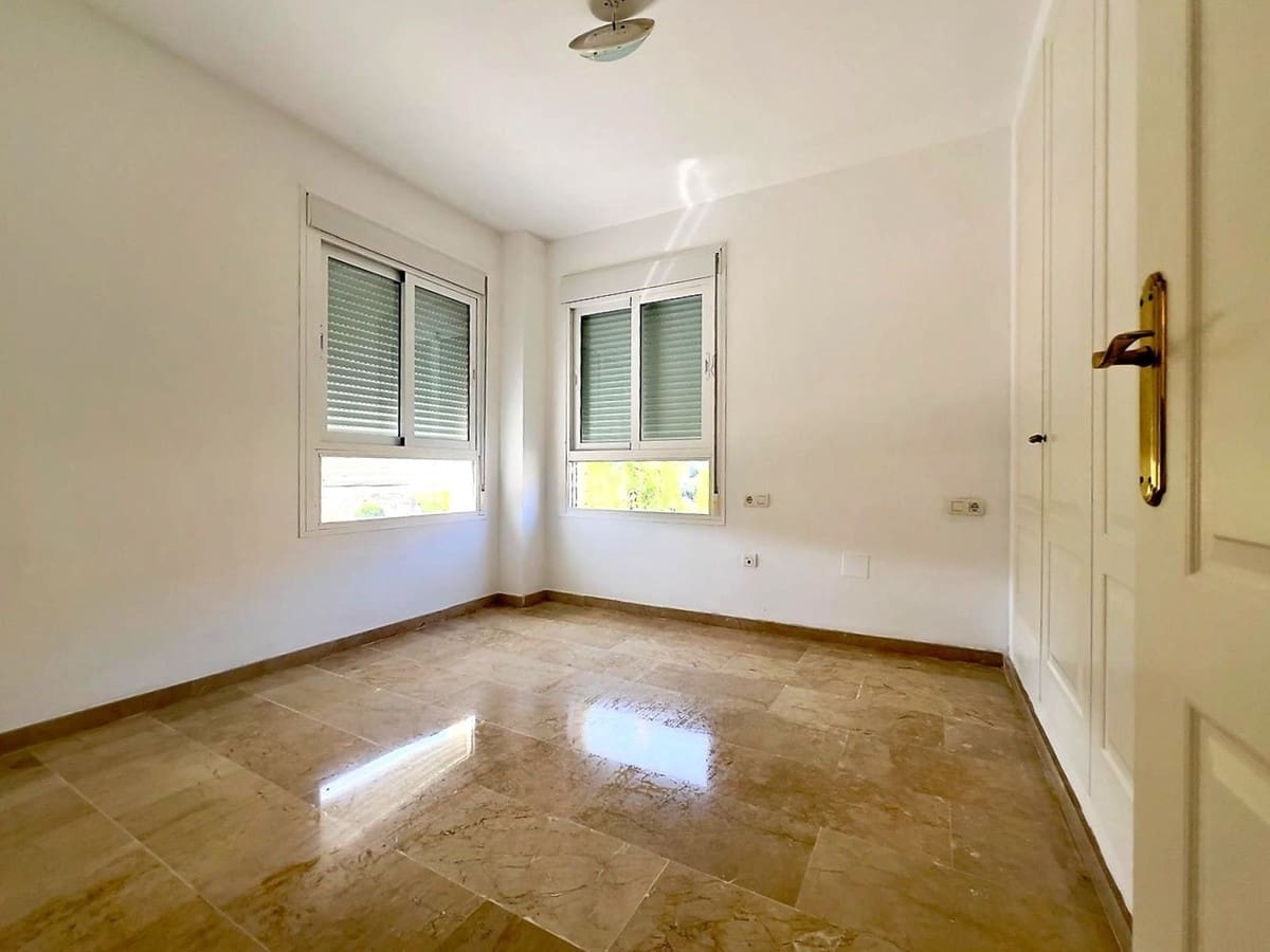 2 sypialnia Apartament na sprzedaż w Calahonda z basenem garażem - 349 000 € (Ref: 9509734)