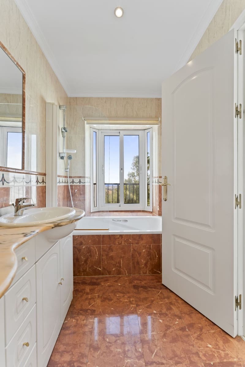 2 bedroom Apartment for sale in Mijas with pool garage - € 349,000 (Ref: 9510160)