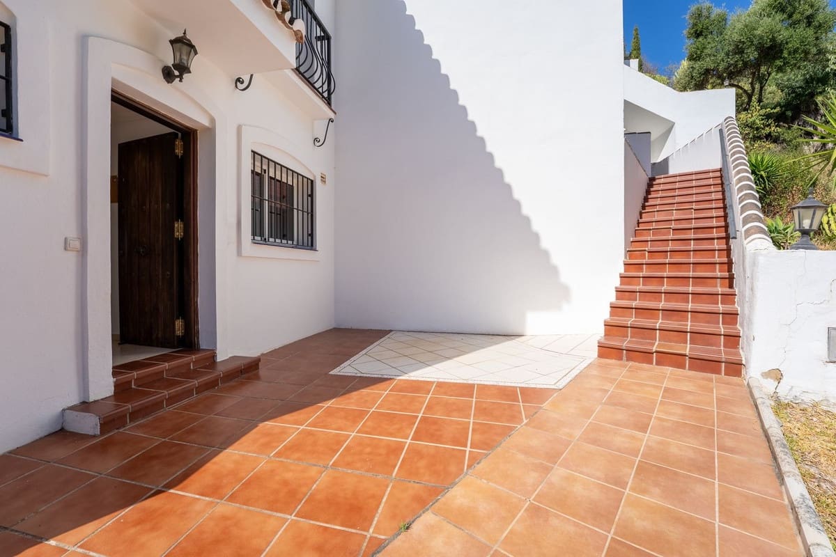 2 bedroom Apartment for sale in Mijas with pool garage - € 349,000 (Ref: 9510160)