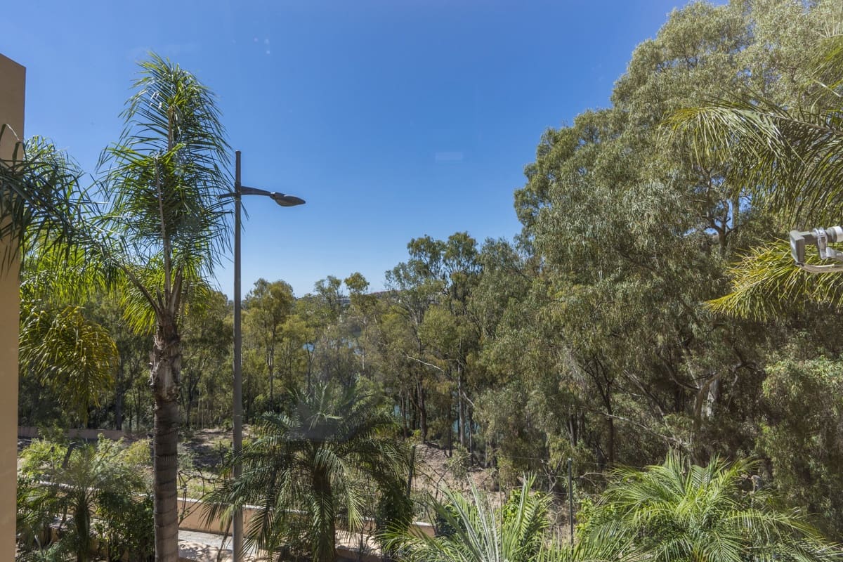 1 soverom Leilighet til salgs i Nueva Andalucia med svømmebasseng garasje - € 350 000 (Ref: 9510164)