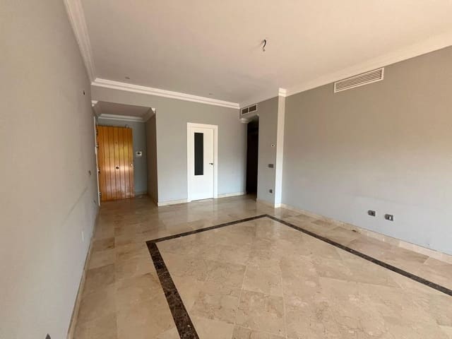 2 bedroom Apartment for sale in Estepona with pool garage - € 350,000 (Ref: 9510167)