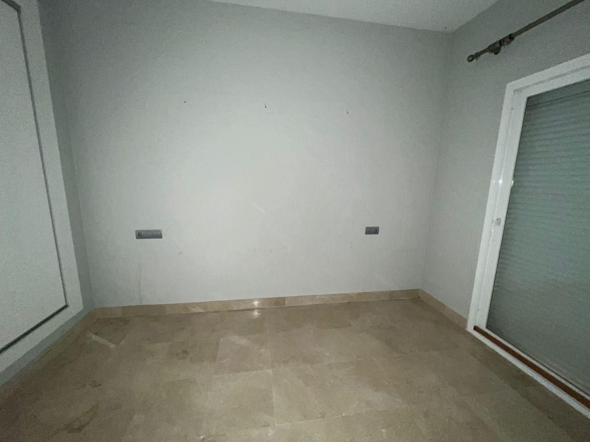 2 bedroom Apartment for sale in Estepona with pool garage - € 350,000 (Ref: 9510167)