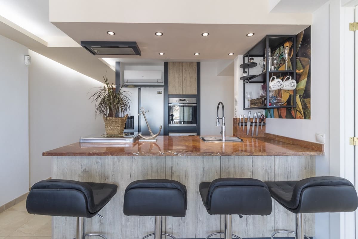 2 bedroom Apartment for sale in Benalmadena Costa - € 350,000 (Ref: 9510170)