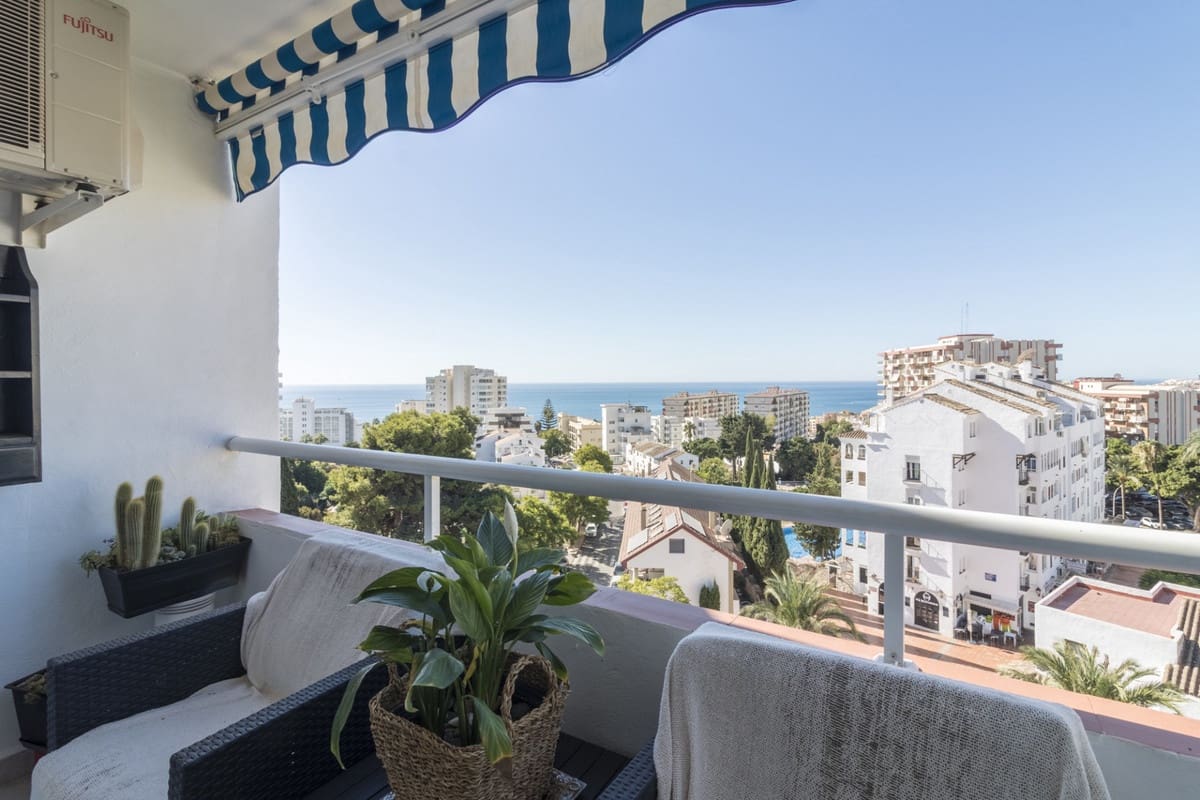 2 bedroom Apartment for sale in Benalmadena Costa - € 350,000 (Ref: 9510170)