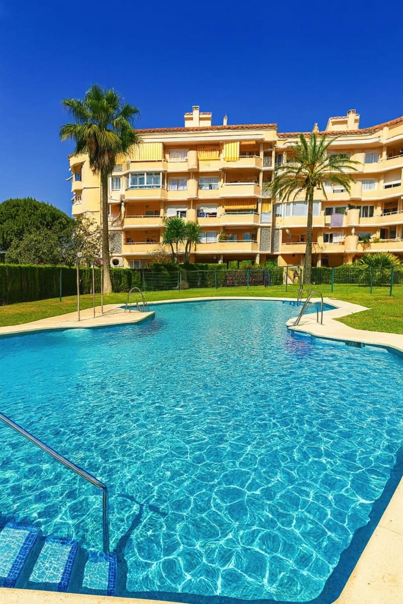 3 quarto Apartamento para venda em New Golden Mile com piscina garagem - 355 000 € (Ref: 9510174)