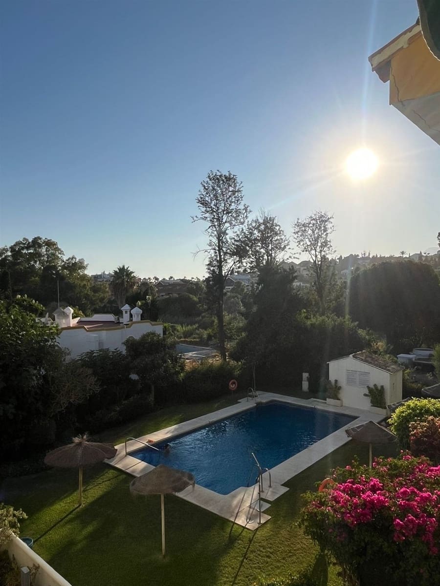 2 slaapkamer Appartement te koop in Marbella met zwembad - € 358.000 (Ref: 9510175)