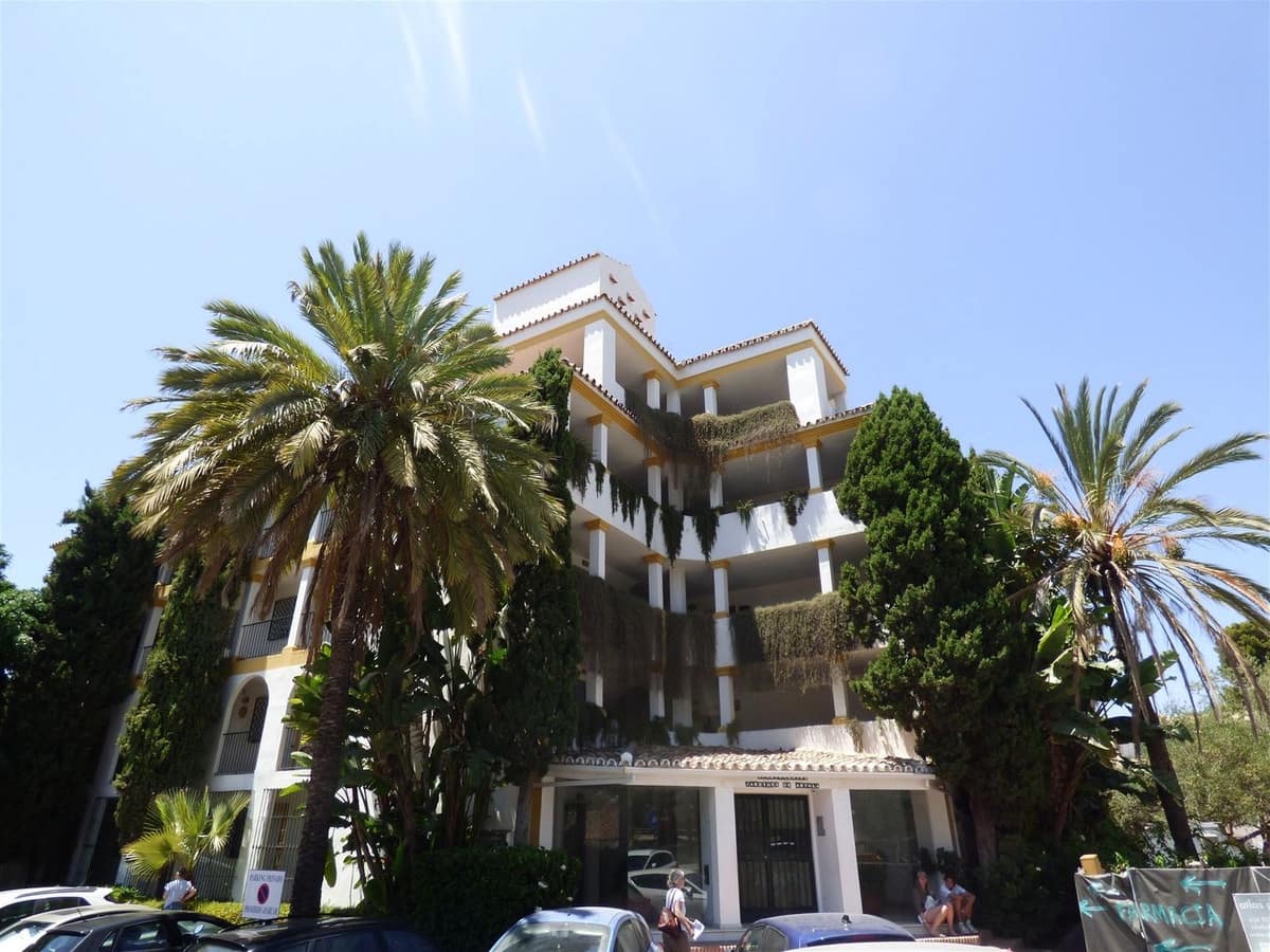 2 slaapkamer Appartement te koop in Marbella met zwembad - € 358.000 (Ref: 9510175)