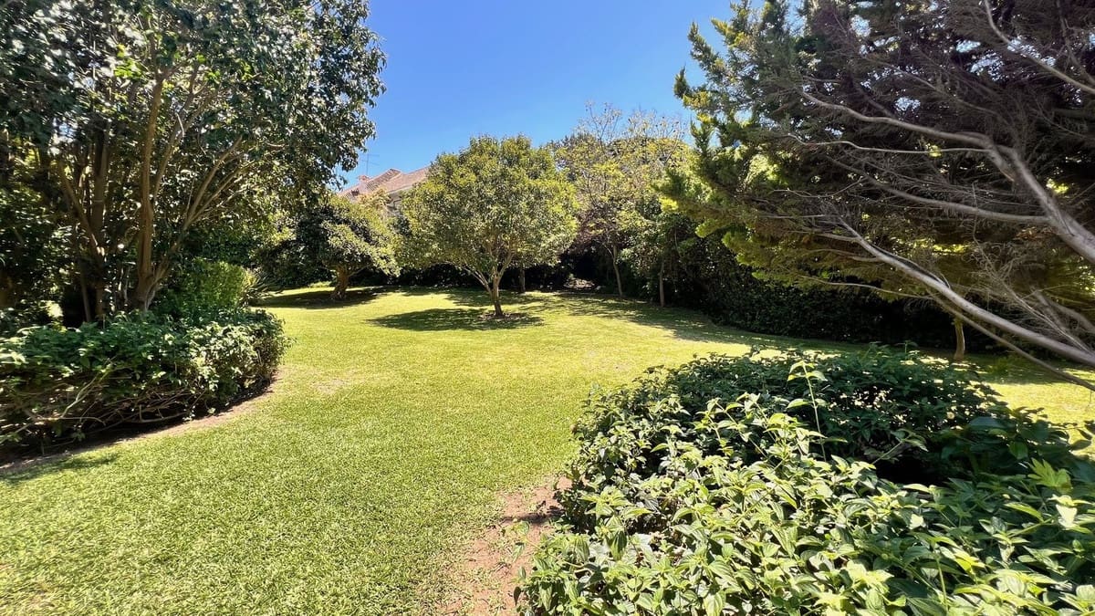 2 slaapkamer Appartement te koop in Marbesa met zwembad - € 359.000 (Ref: 9510177)