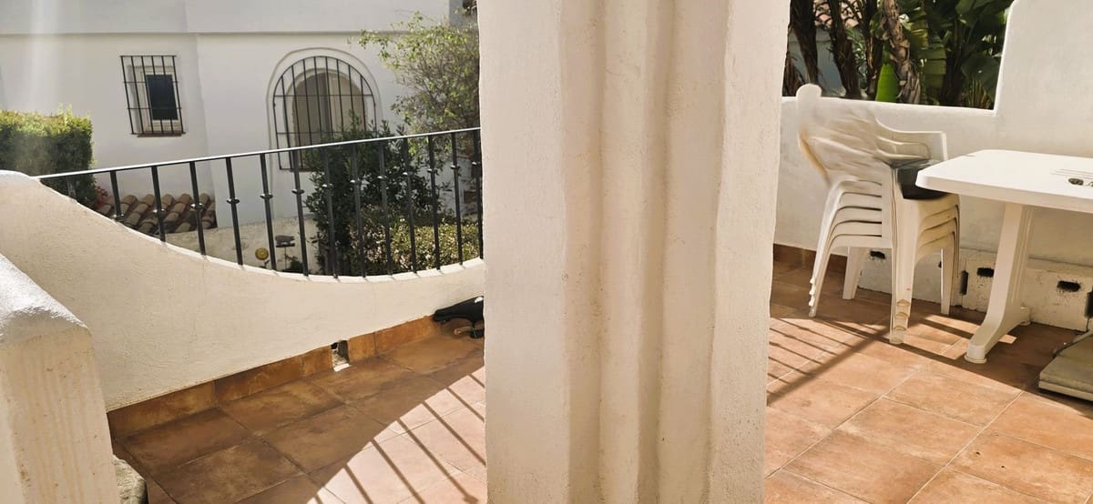 2 soveværelse Byhus til salg i Marbella med swimmingpool - € 417.000 (Ref: 9510183)