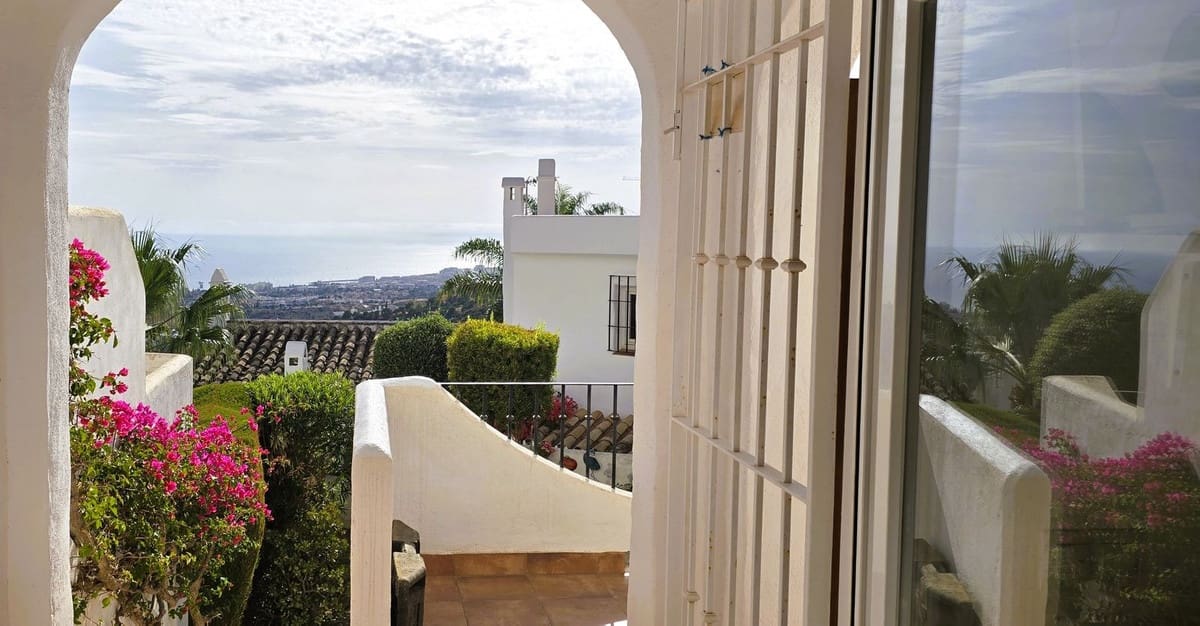 2 soveværelse Byhus til salg i Marbella med swimmingpool - € 417.000 (Ref: 9510183)