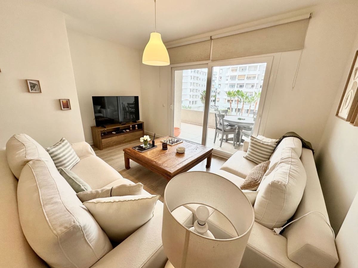 3 soverom Leilighet til salgs i Nueva Andalucia med svømmebasseng garasje - € 420 000 (Ref: 9515866)