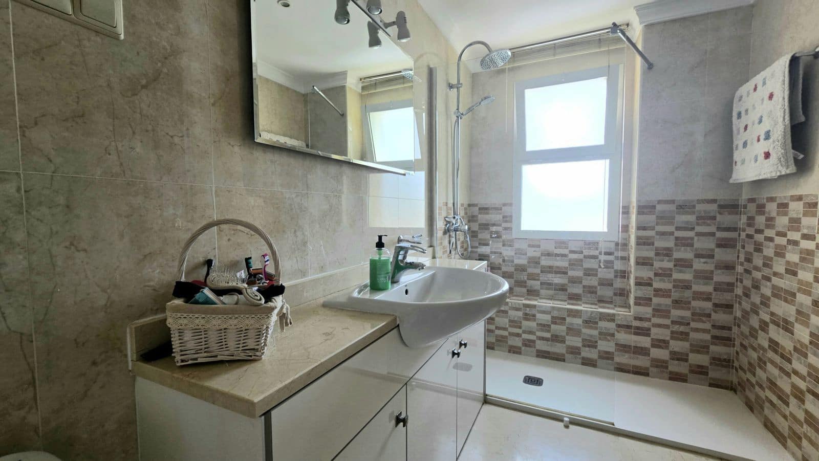 3 soveværelse Lejlighed til salg i La Cala Hills med swimmingpool garage - € 425.000 (Ref: 9515890)