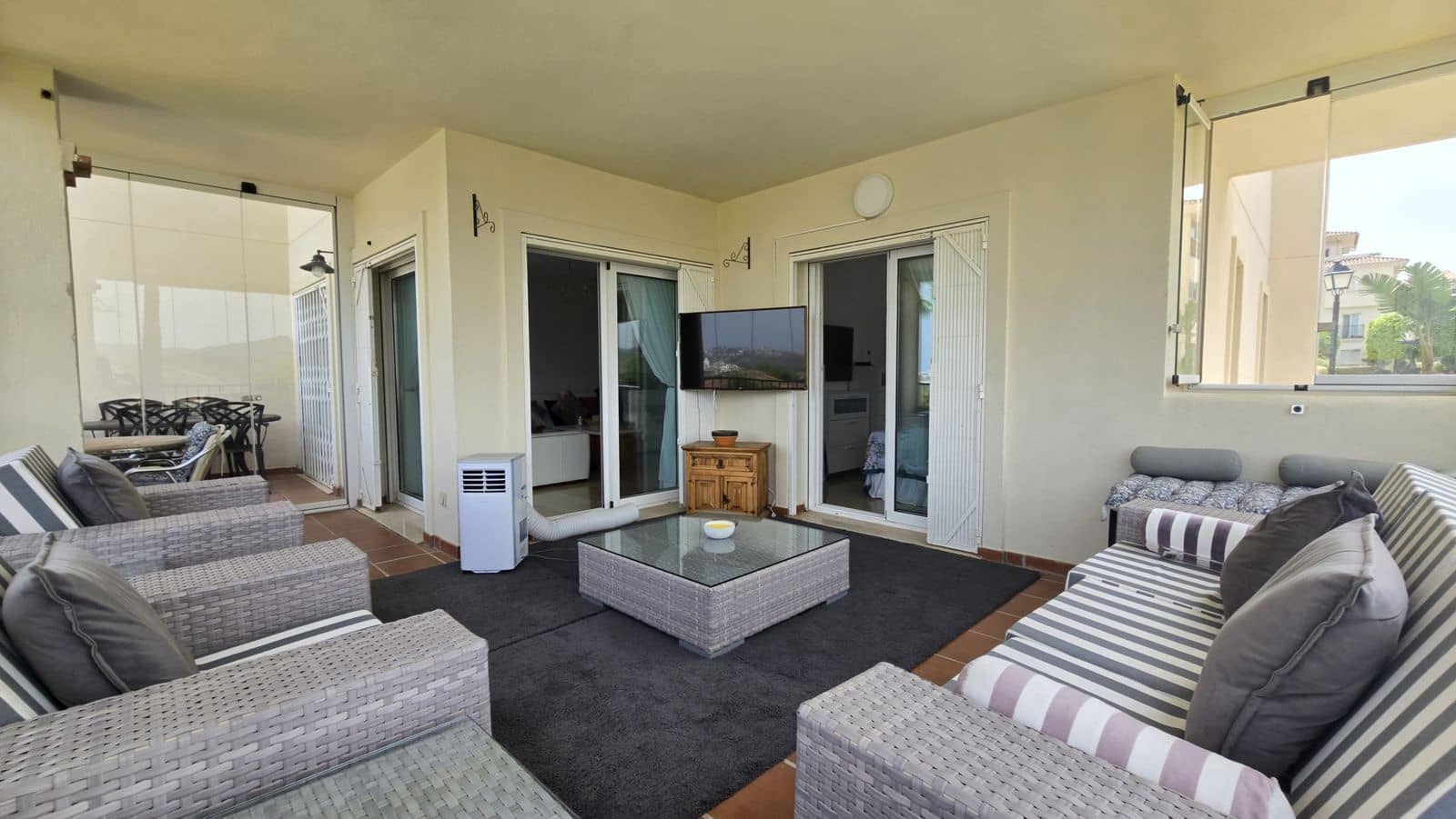 3 soveværelse Lejlighed til salg i La Cala Hills med swimmingpool garage - € 425.000 (Ref: 9515890)