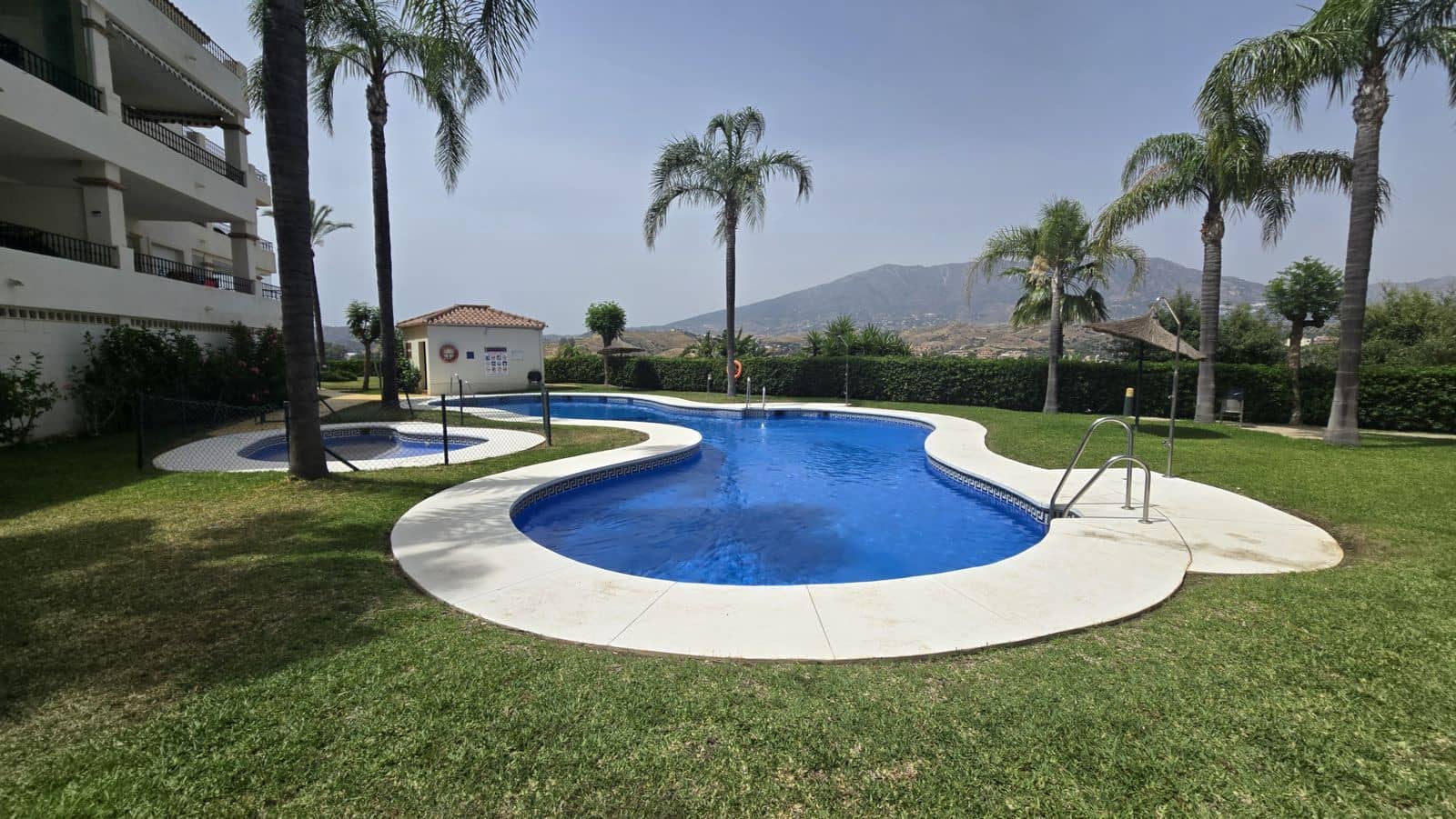 3 soveværelse Lejlighed til salg i La Cala Hills med swimmingpool garage - € 425.000 (Ref: 9515890)