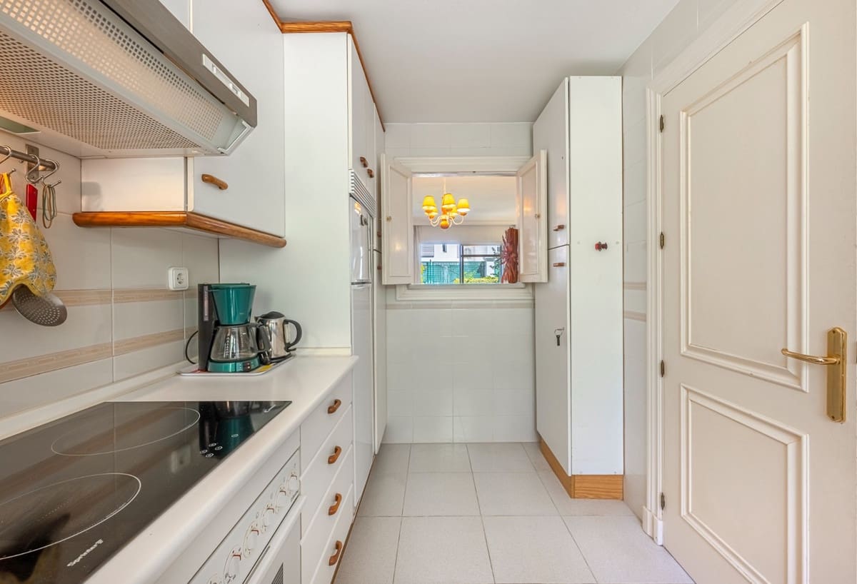 2 soverom Leilighet til salgs i Nueva Andalucia - € 425 000 (Ref: 9516425)