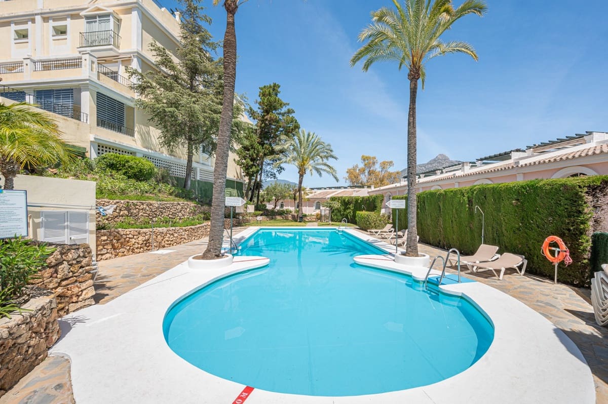 2 soverom Leilighet til salgs i Nueva Andalucia - € 425 000 (Ref: 9516425)