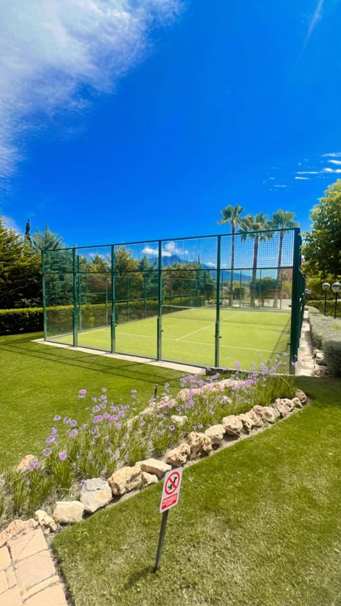 2 bedroom Apartment for sale in Benahavis with garage - € 425,000 (Ref: 9516429)