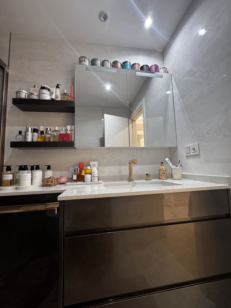 2 bedroom Apartment for sale in Benahavis with garage - € 425,000 (Ref: 9516429)