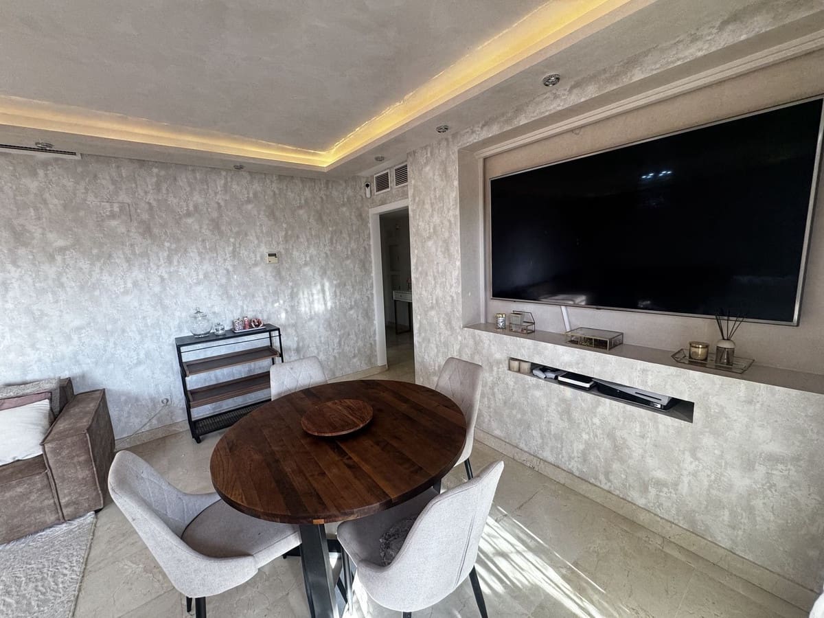 2 bedroom Apartment for sale in Benahavis with garage - € 425,000 (Ref: 9516429)