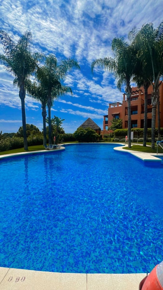 2 bedroom Apartment for sale in Benahavis with garage - € 425,000 (Ref: 9516429)