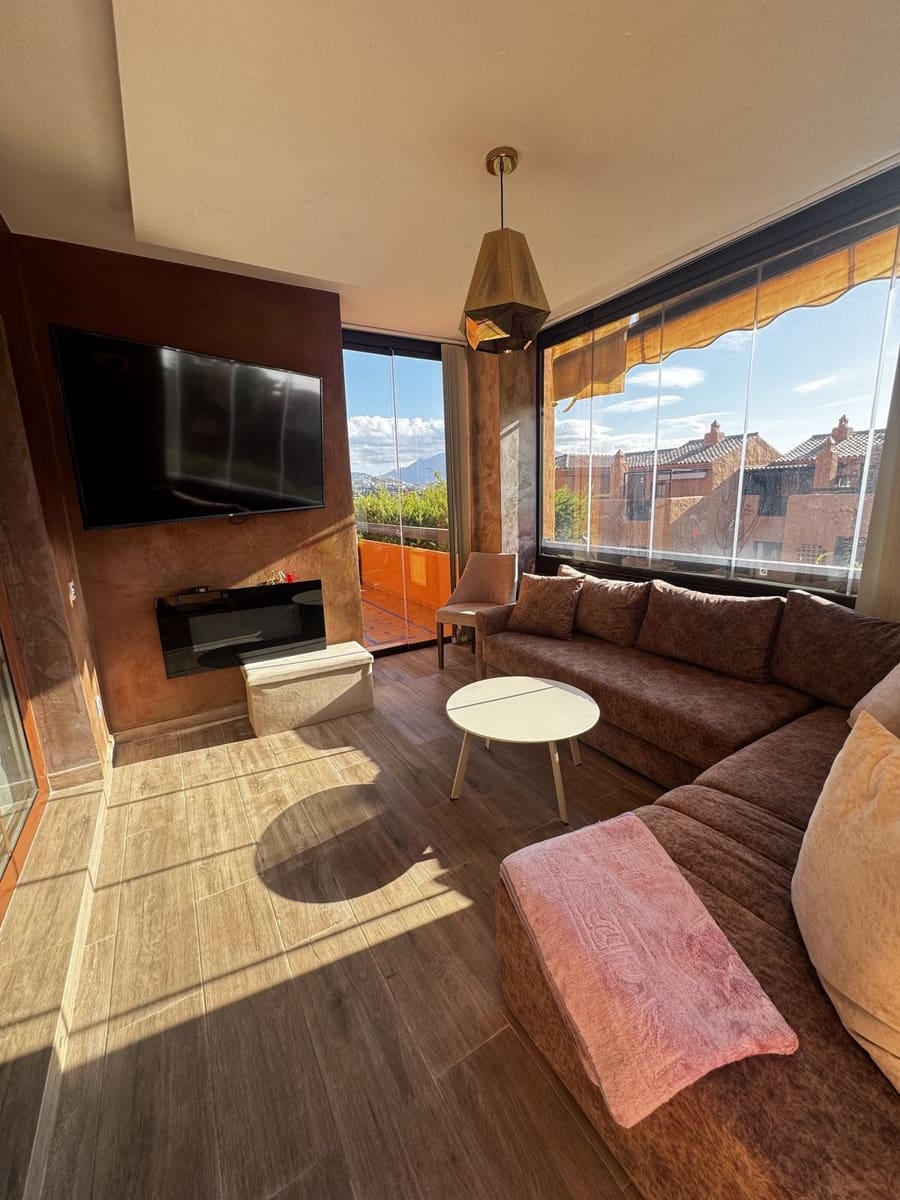 2 bedroom Apartment for sale in Benahavis with garage - € 425,000 (Ref: 9516429)