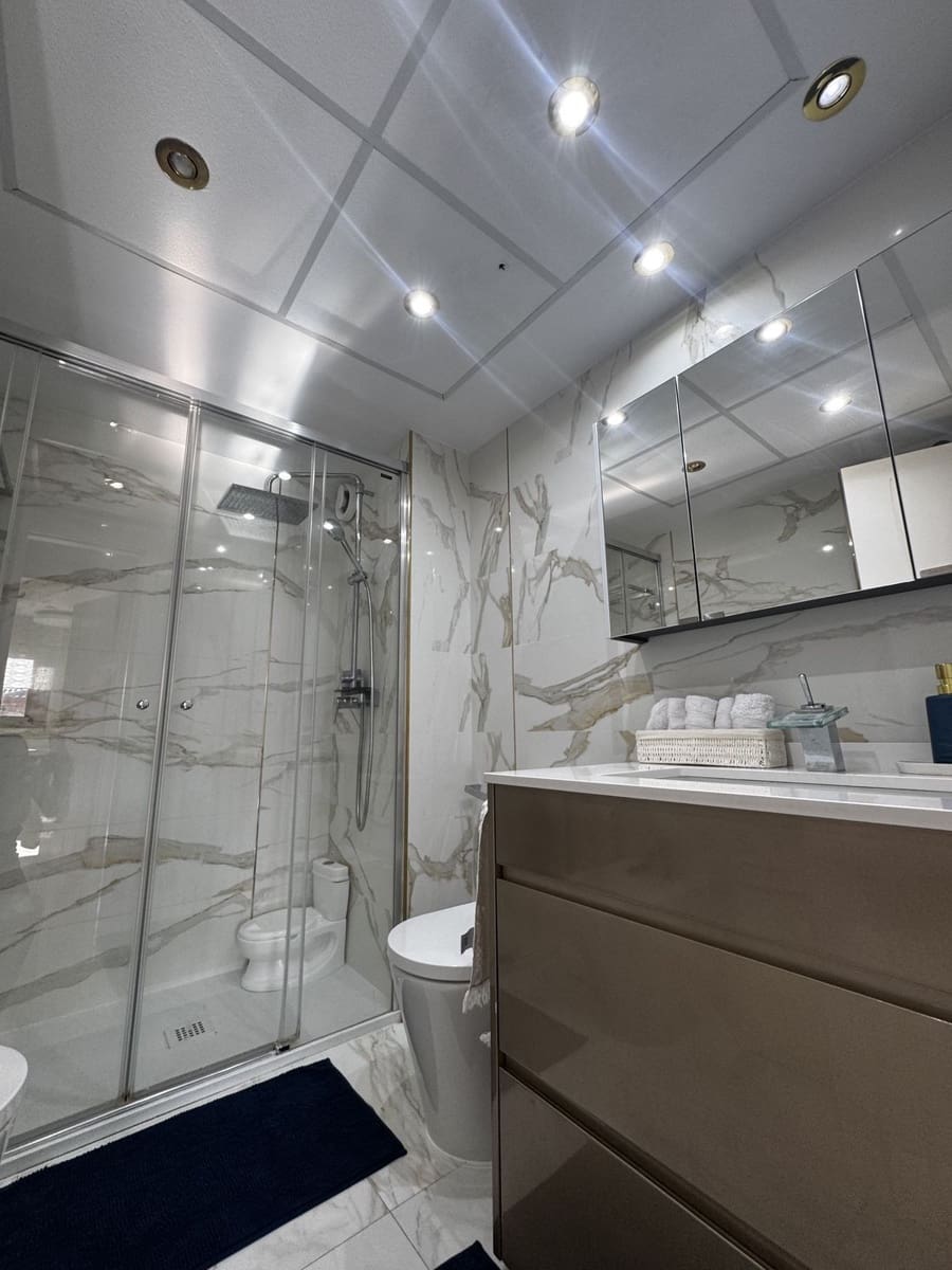 2 bedroom Apartment for sale in Benahavis with garage - € 425,000 (Ref: 9516429)