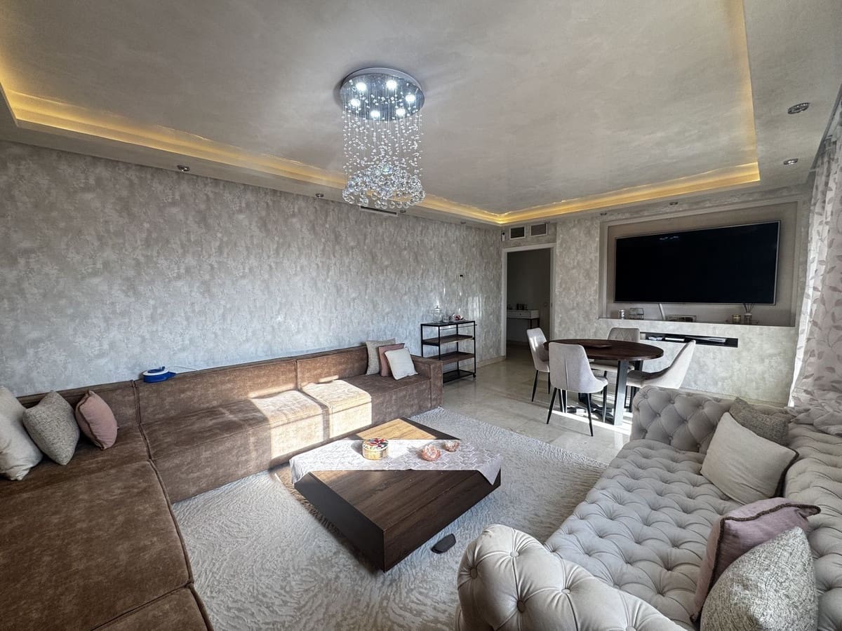 2 bedroom Apartment for sale in Benahavis with garage - € 425,000 (Ref: 9516429)