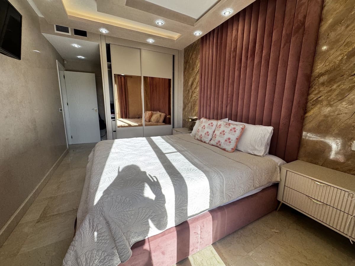 2 bedroom Apartment for sale in Benahavis with garage - € 425,000 (Ref: 9516429)