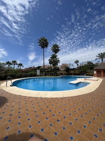 2 bedroom Apartment for sale in Benahavís with garage - € 425,000 (Ref: 9516429)