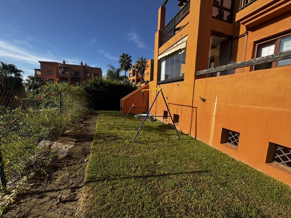 2 bedroom Apartment for sale in Benahavis with garage - € 425,000 (Ref: 9516429)