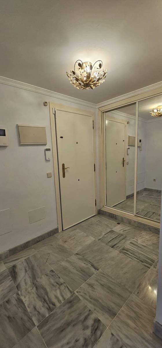 Apartamento de 3 habitaciones en Marbella en venta con piscina - 425.000 € (Ref: 9516456)