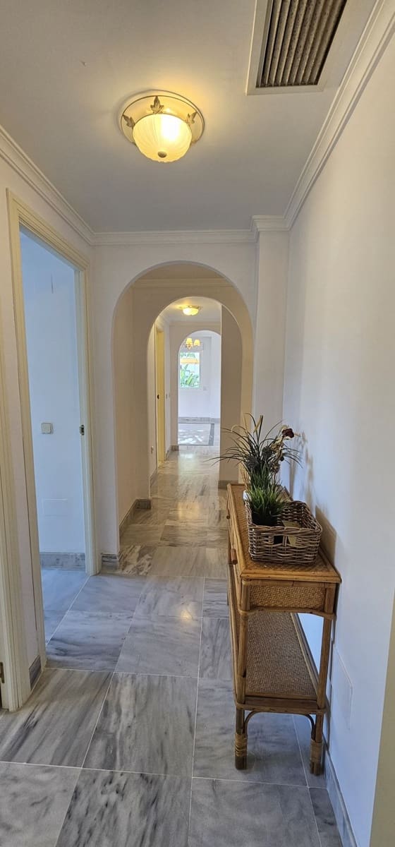 Apartamento de 3 habitaciones en Marbella en venta con piscina - 425.000 € (Ref: 9516456)