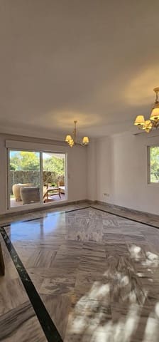 Apartamento de 3 habitaciones en Marbella en venta con piscina - 425.000 € (Ref: 9516456)