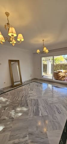 Apartamento de 3 habitaciones en Marbella en venta con piscina - 425.000 € (Ref: 9516456)