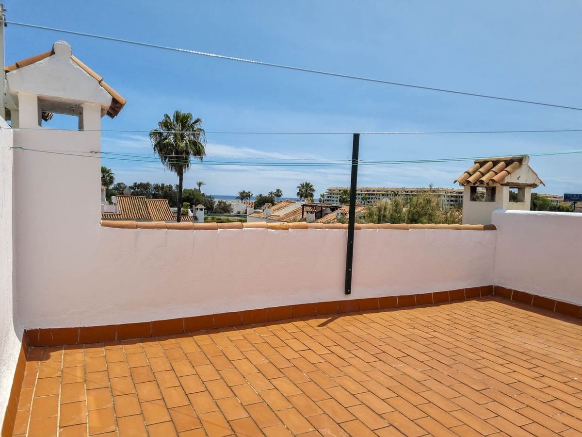 3 bedroom Townhouse for sale in Bahia de Casares with pool - € 425,000 (Ref: 9516457)